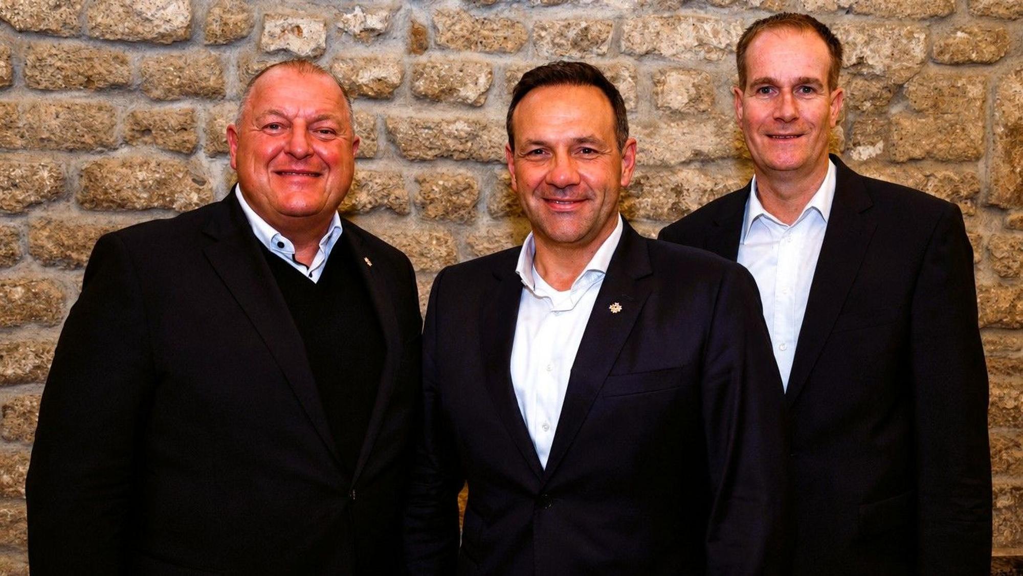 Der Vorstand der Blauen Funken nach der Wahl.