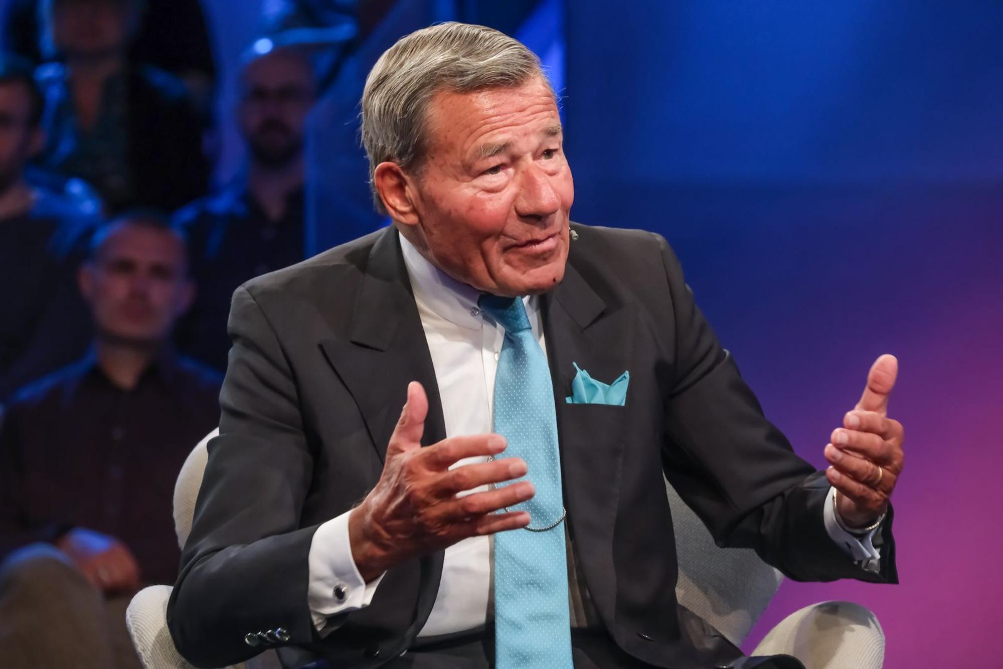 Bei „Maischberger“ übte Ex-Trigema-Chef Wolfang Grupp Kritik am Bedürfnis nach einer Work-Life-Balance. (Bild: WDR/ Oliver Ziebe)