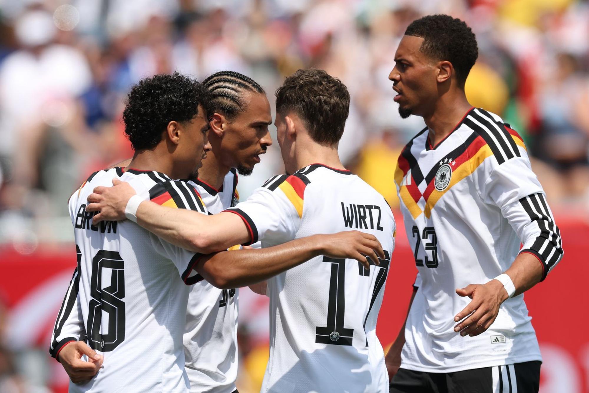 Wenn die deutsche Nationalmannschaft - wie hier beim jüngsten 2:1-Sieg gegen die USA - bei der EM etwas zu jubeln hat, dann sind ARD und ZDF live dabei. Bei vielen anderen WM-Spielen schauen TV-Zuschauer aber in die Röhre. (Bild: Alexander Hassenstein/Getty Images)