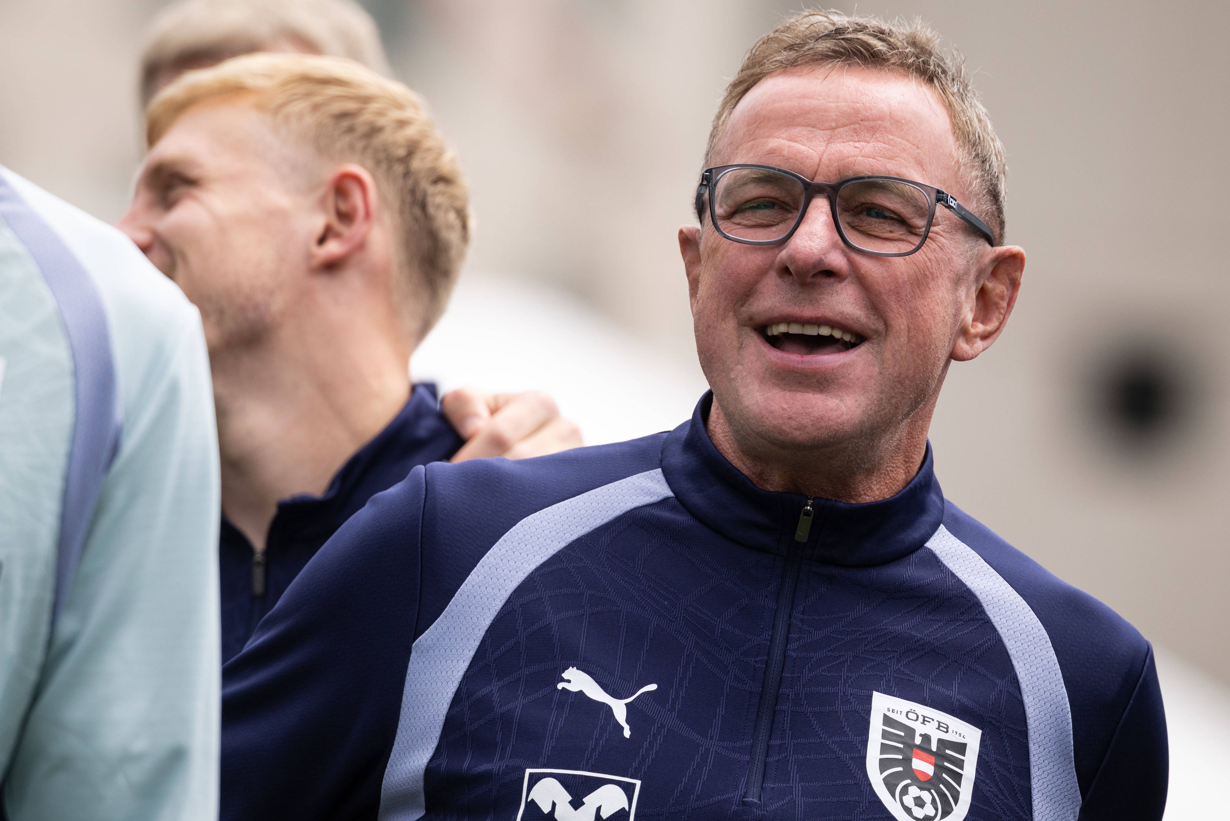 Ralf Rangnick mit guter Laune beim Training.