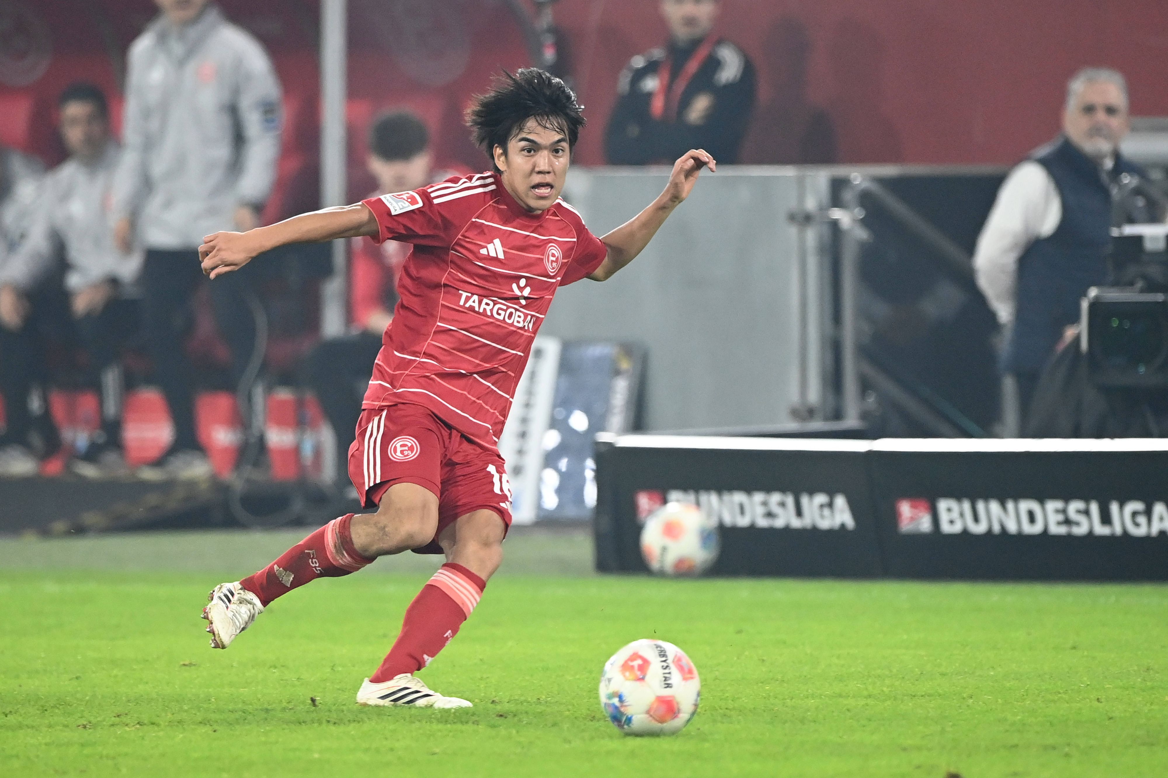 Satoshi Tanaka im Trikot von Fortuna Düsseldorf.