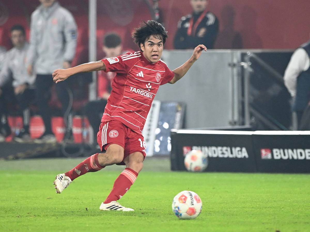 Satoshi Tanaka im Trikot von Fortuna Düsseldorf.