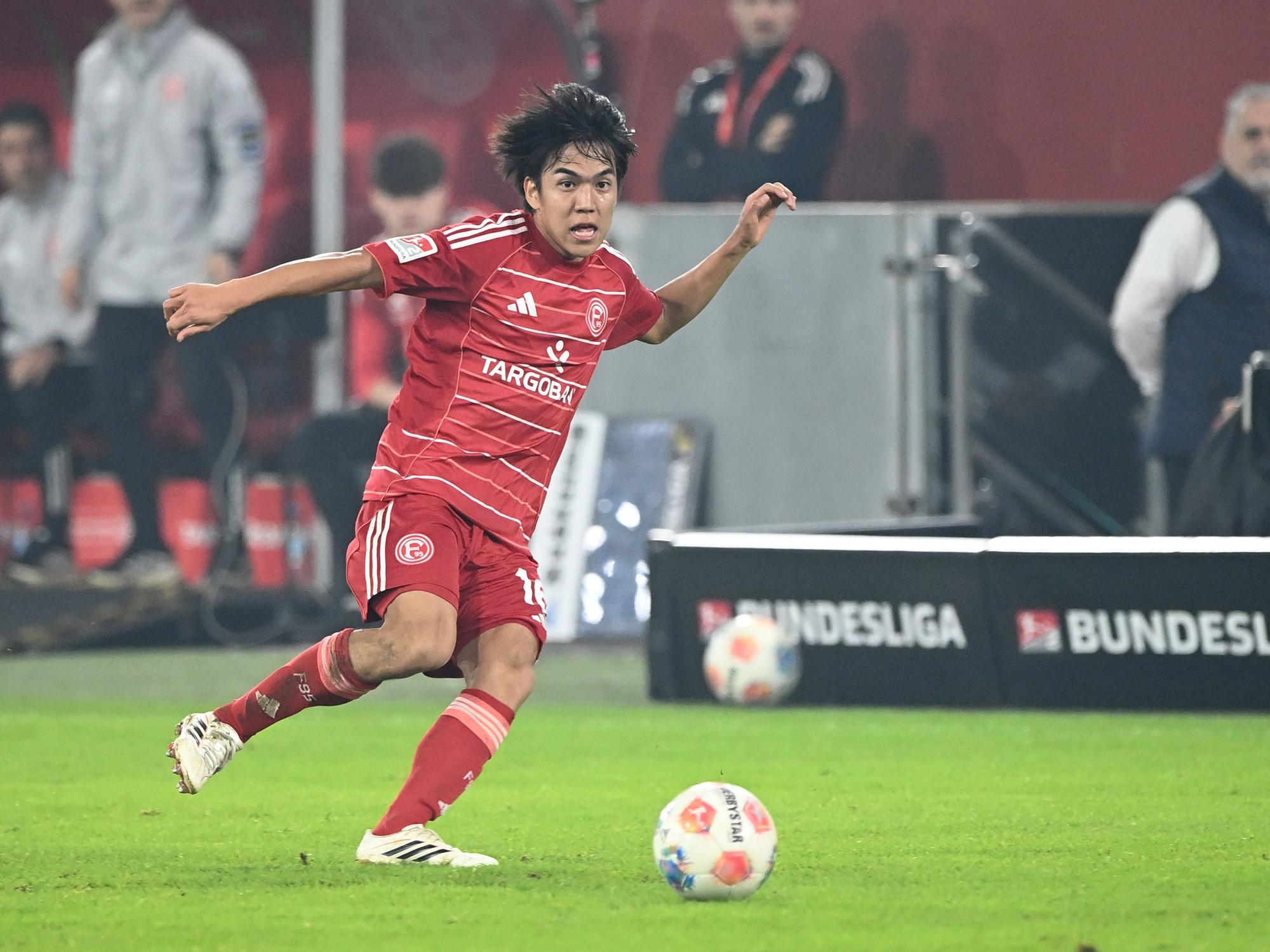 Satoshi Tanaka im Trikot von Fortuna Düsseldorf.