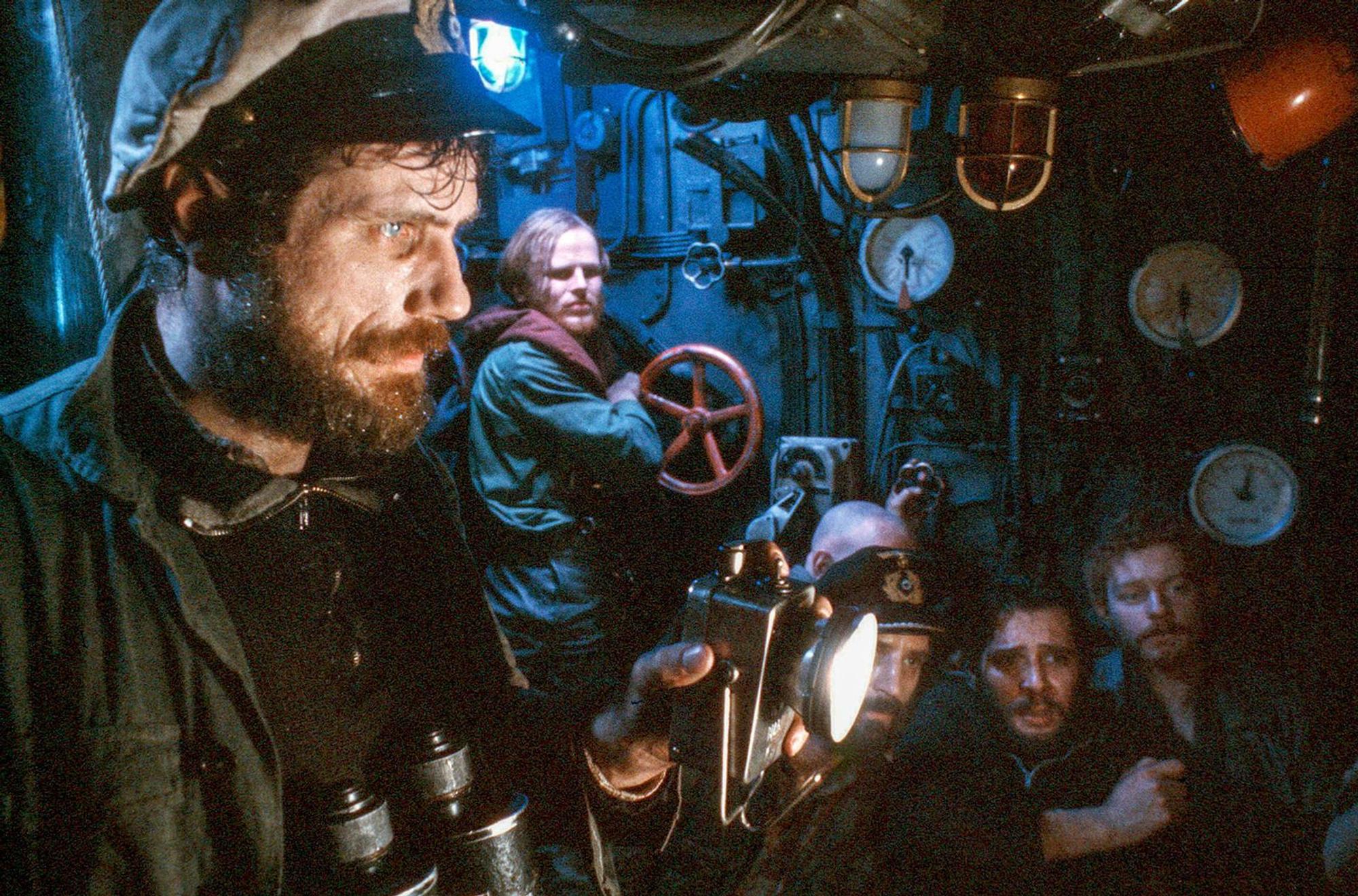 1981 feierte Jürgen Prochnow (links) als Kaleun in „Das Boot“ (hier der Director's Cut) seinen Durchbruch. (Bild: ARD / Degeto)