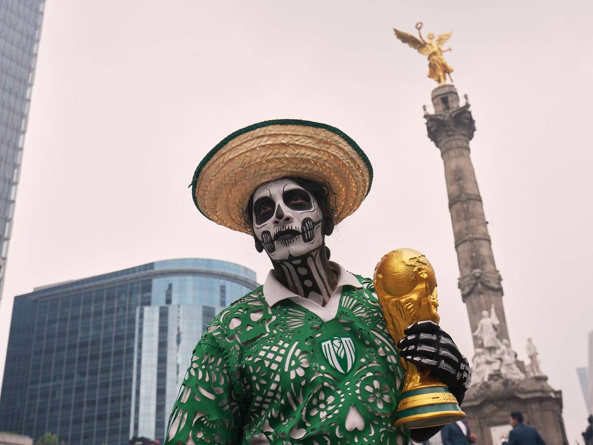 Vor der Fußball-WM - La-Ola-Welle in Mexiko