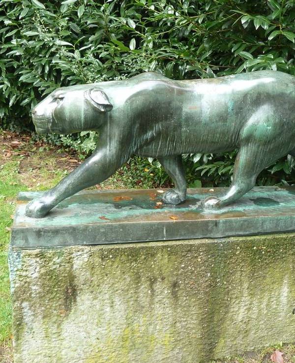 Die Skulptur "Panther" des Künstlers Fritz Behn wurde aus dem Marienburger Südpark gestohlen.