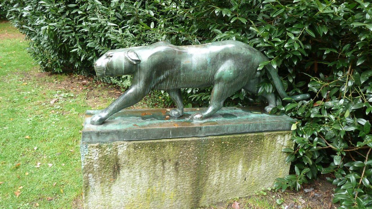 Die Skulptur "Panther" des Künstlers Fritz Behn wurde aus dem Marienburger Südpark gestohlen.
