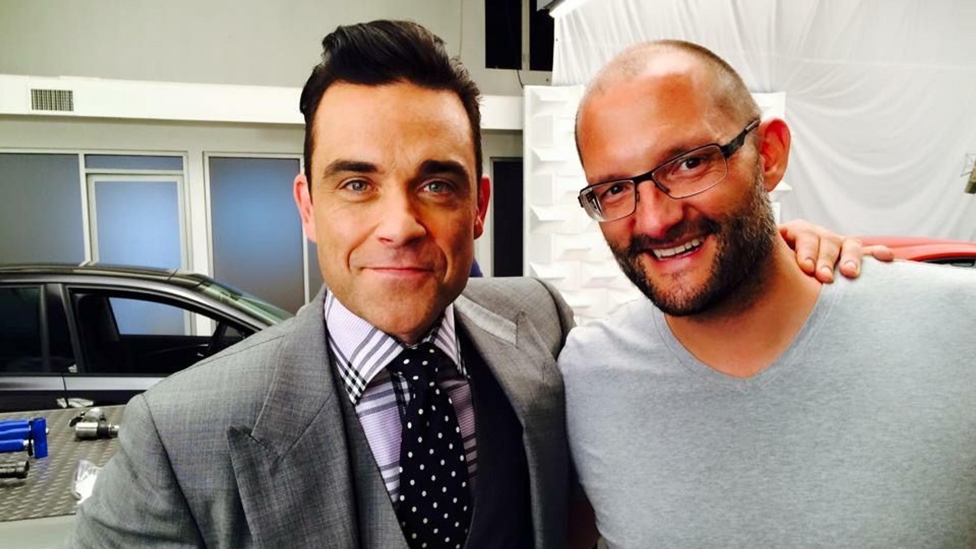 Jo Failer mit Robbie Williams