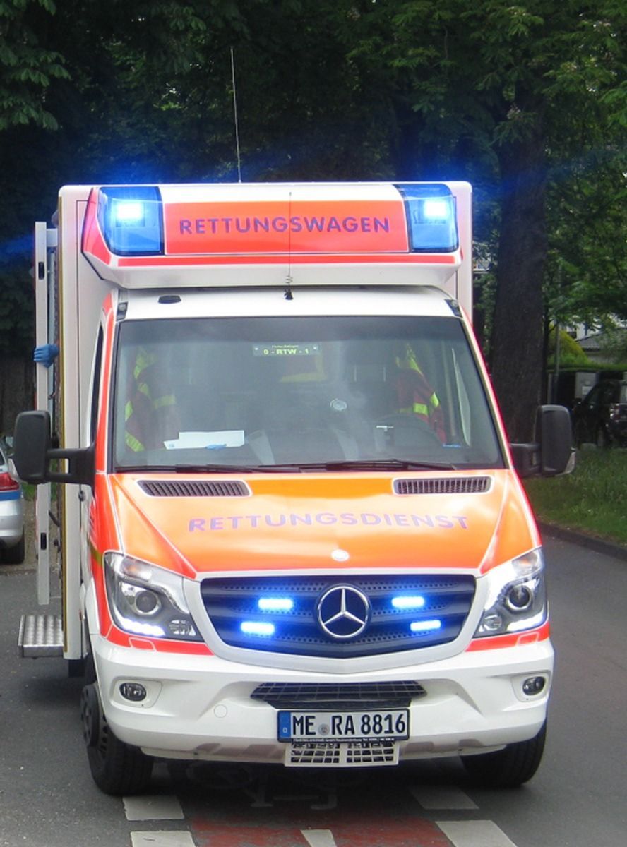 29-jähriger Rollerfahrer bei Verkehrsunfall schwer verletzt.