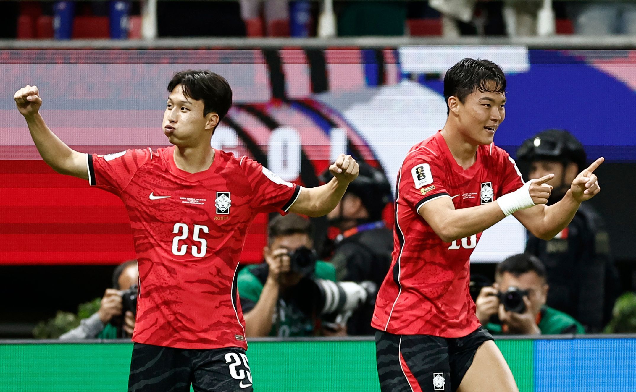 Hyeon-gyu Oh jubelt nach seinem Treffer.