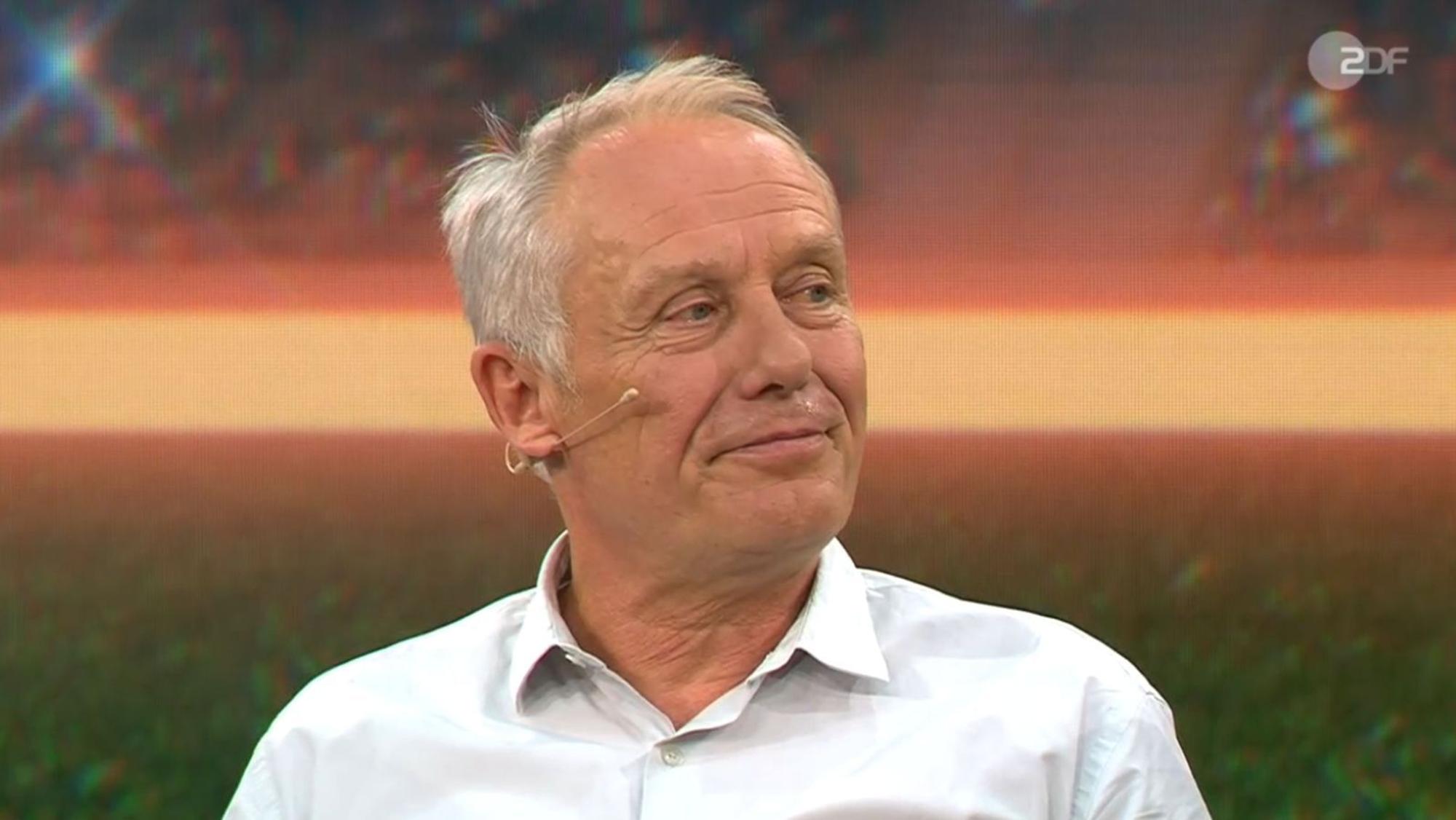 Seine Pause vom Fußball nutzte Christian Streich im Buchklub und beim Reparieren von Fahrrädern. (Bild: ZDF)