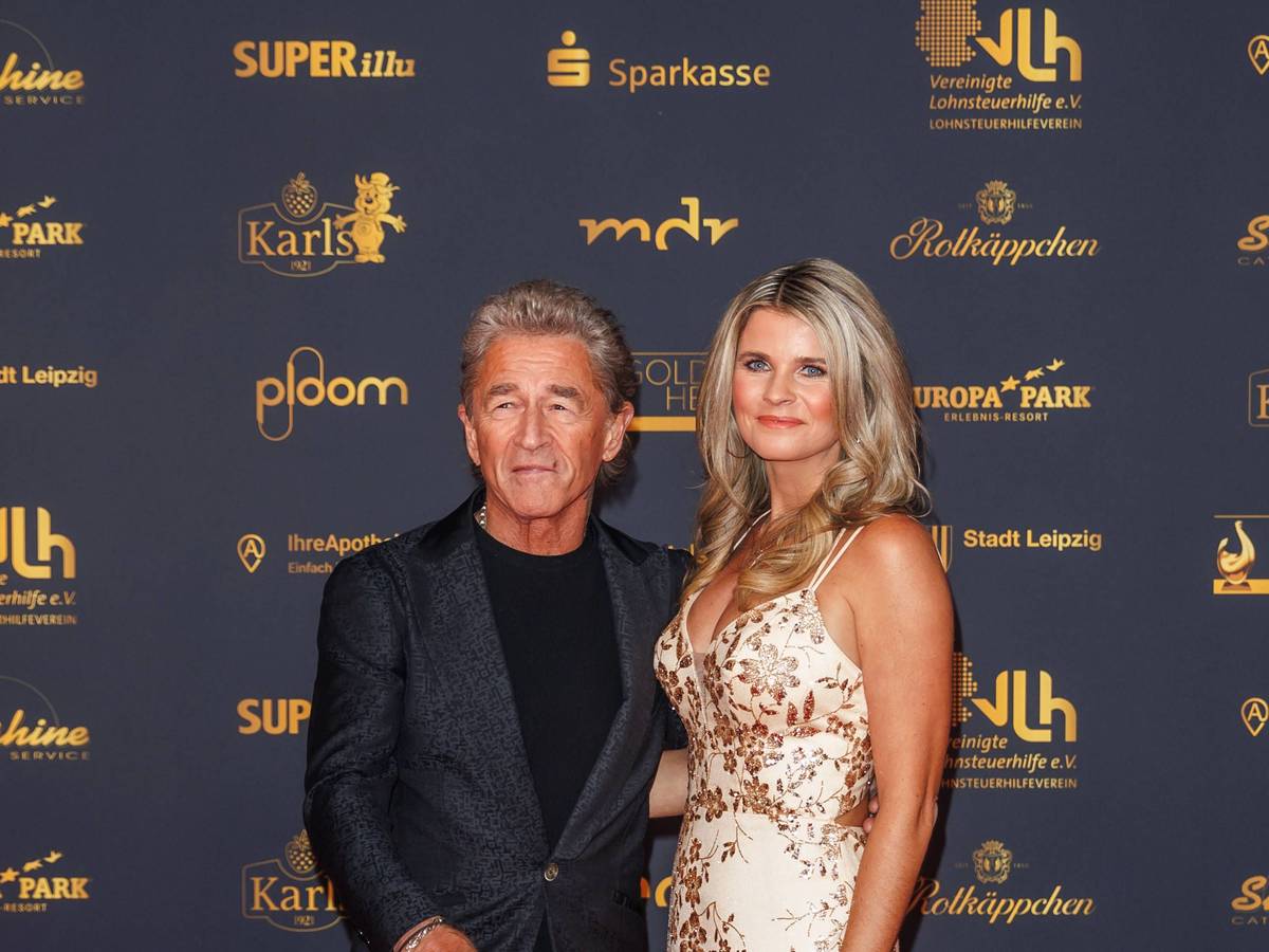 Peter Maffay und Hendrikje Balsmeyer auf dem roten Teppich der 30. Goldenen Henne 2024 in der Messe Leipzig.