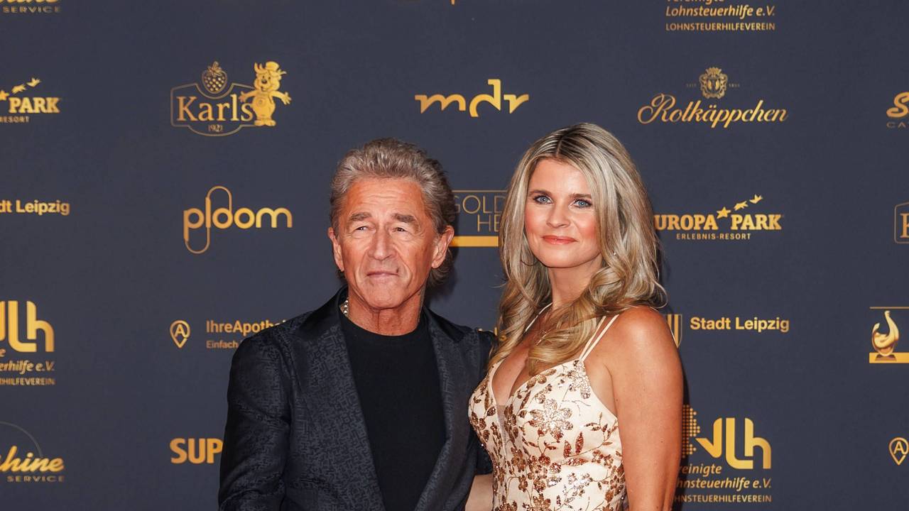 Peter Maffay und Hendrikje Balsmeyer auf dem roten Teppich der 30. Goldenen Henne 2024 in der Messe Leipzig.