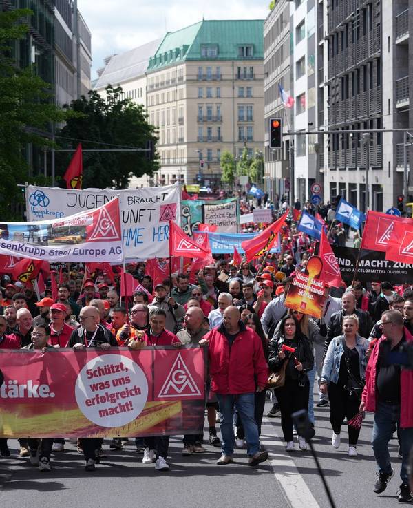 Kundgebung der IG Metall für die Zukunft der Stahlindustrie
