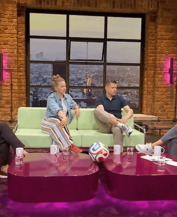 Die Runde im Breakfast Club von MagentaTV während der WM 2026 am 12. Juni. Foto: MagentaTV