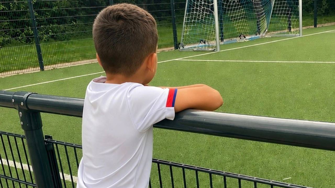 Er möchte einfach nur kicken – die Mutter des Zehnjährigen sucht verzweifelt einen Fußballverein.