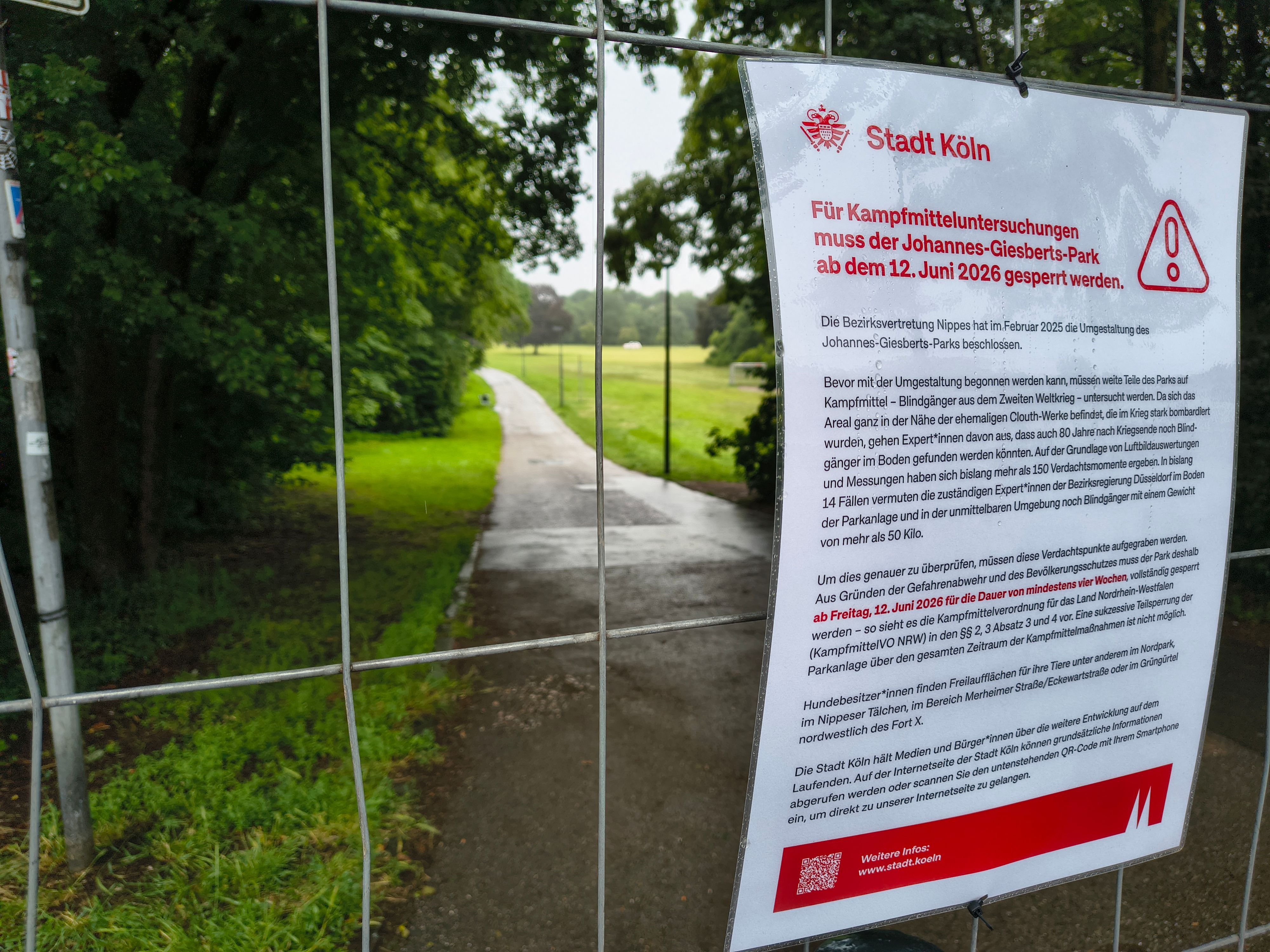 Der Johannes-Giesberts-Park ist seit Freitag (12. Juni) gesperrt. Die Sperrung soll circa vier Wochen dauern.
