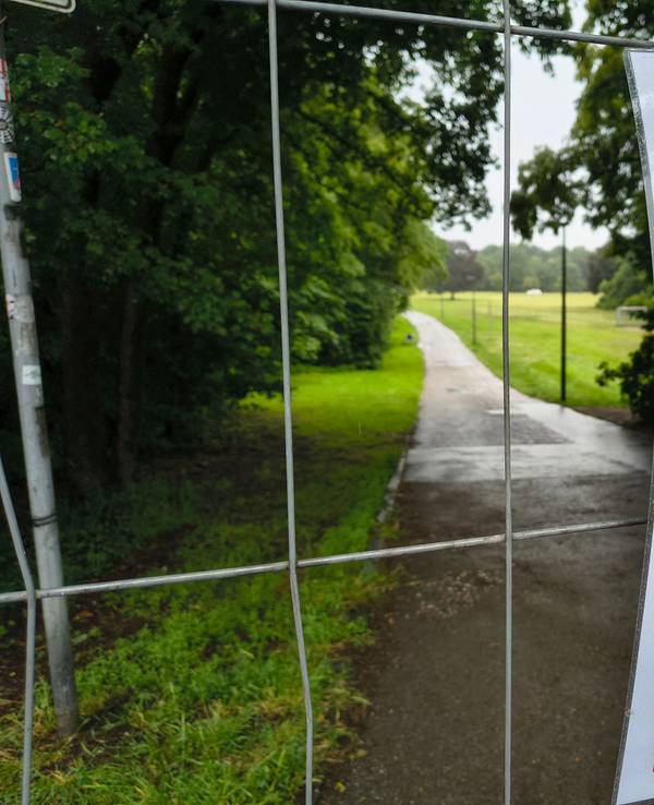 Der Johannes-Giesberts-Park ist seit Freitag (12. Juni) gesperrt. Die Sperrung soll circa vier Wochen dauern.