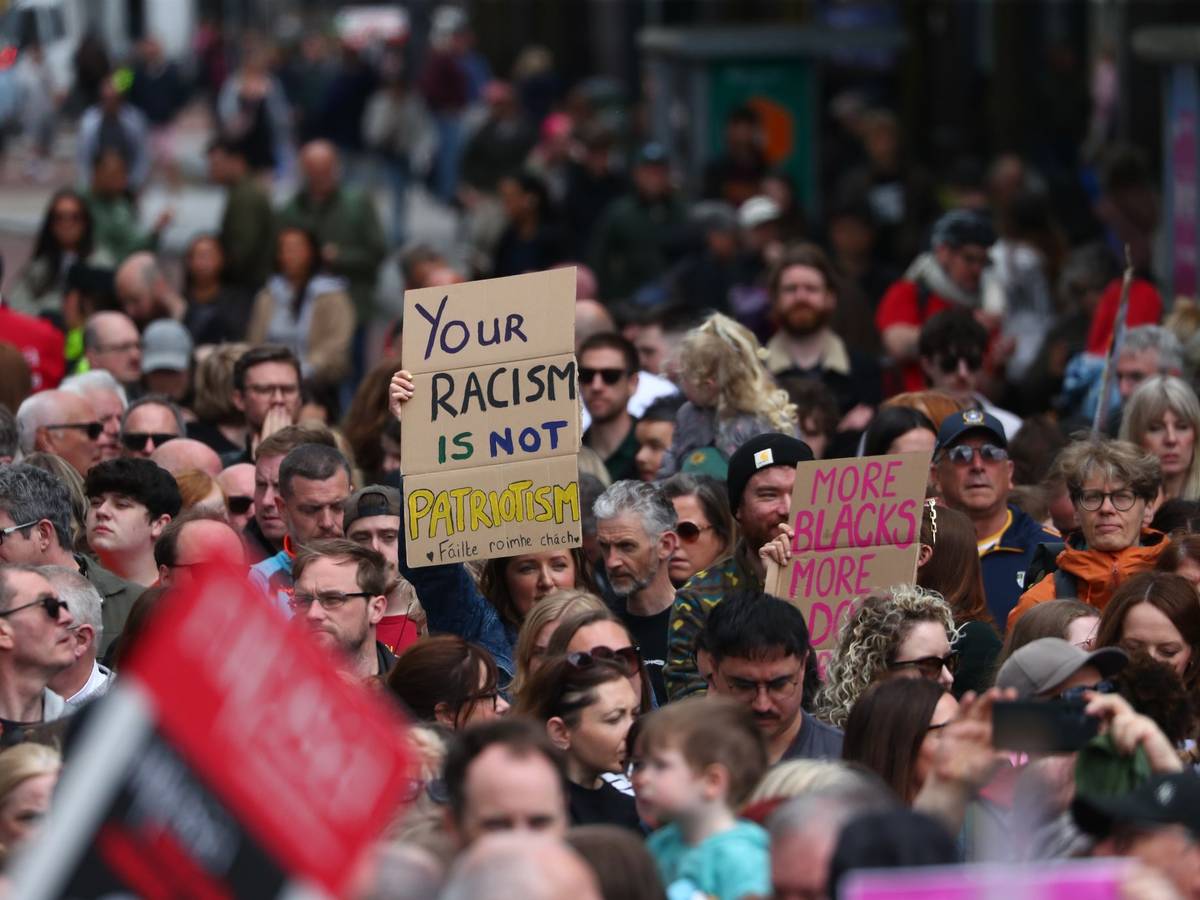 Nach Krawallen in Belfast - Demonstration