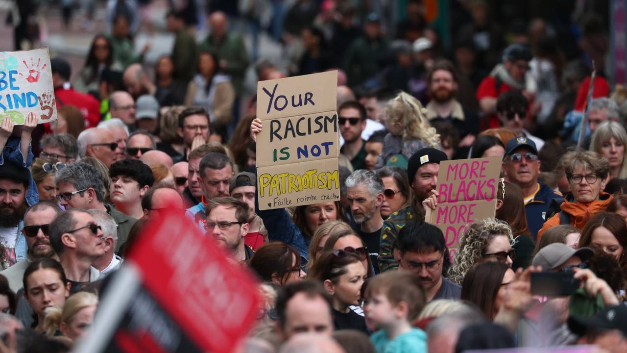Nach Krawallen in Belfast - Demonstration