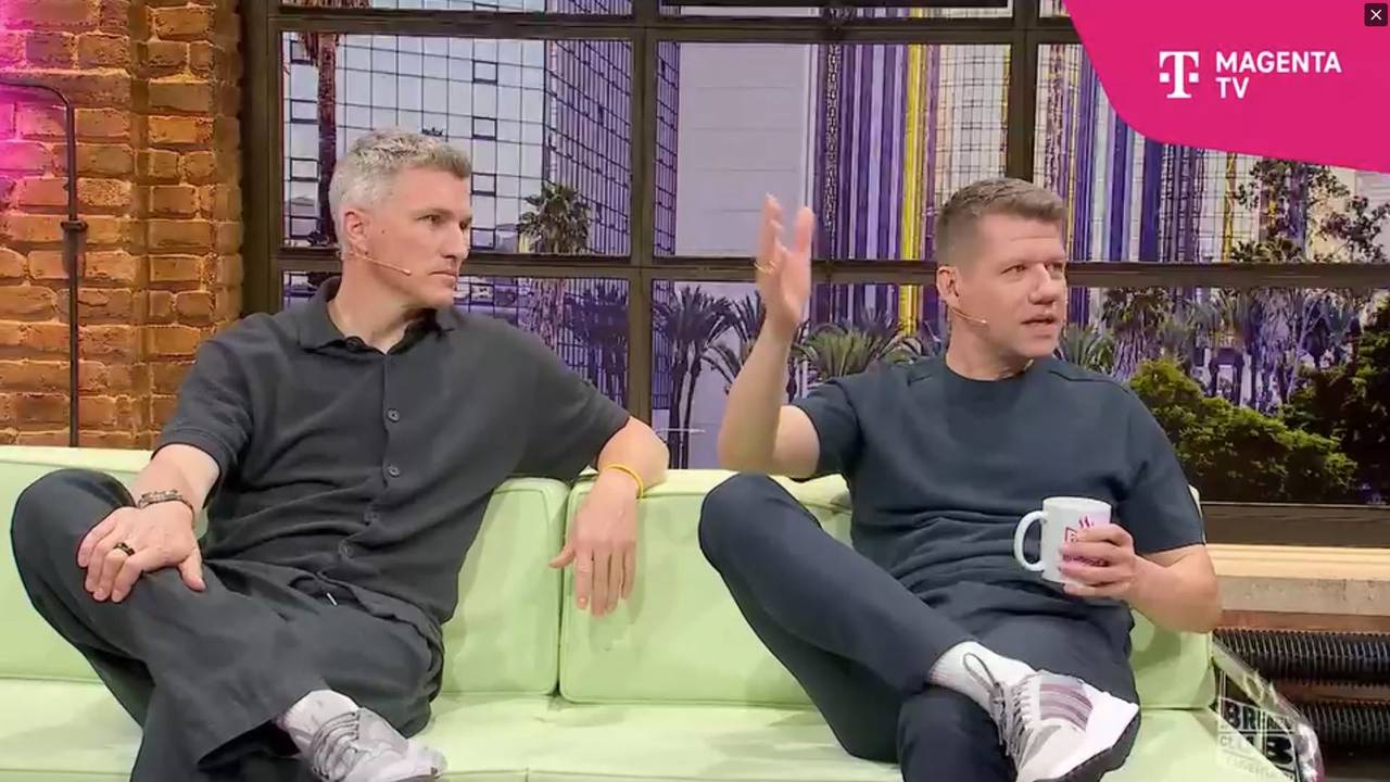 Experte Tobias Schweinsteiger und Schiedsrichter-Experte Patrick Ittrich bei der Sendung „Breakfast Club“ am Samstagmorgen.