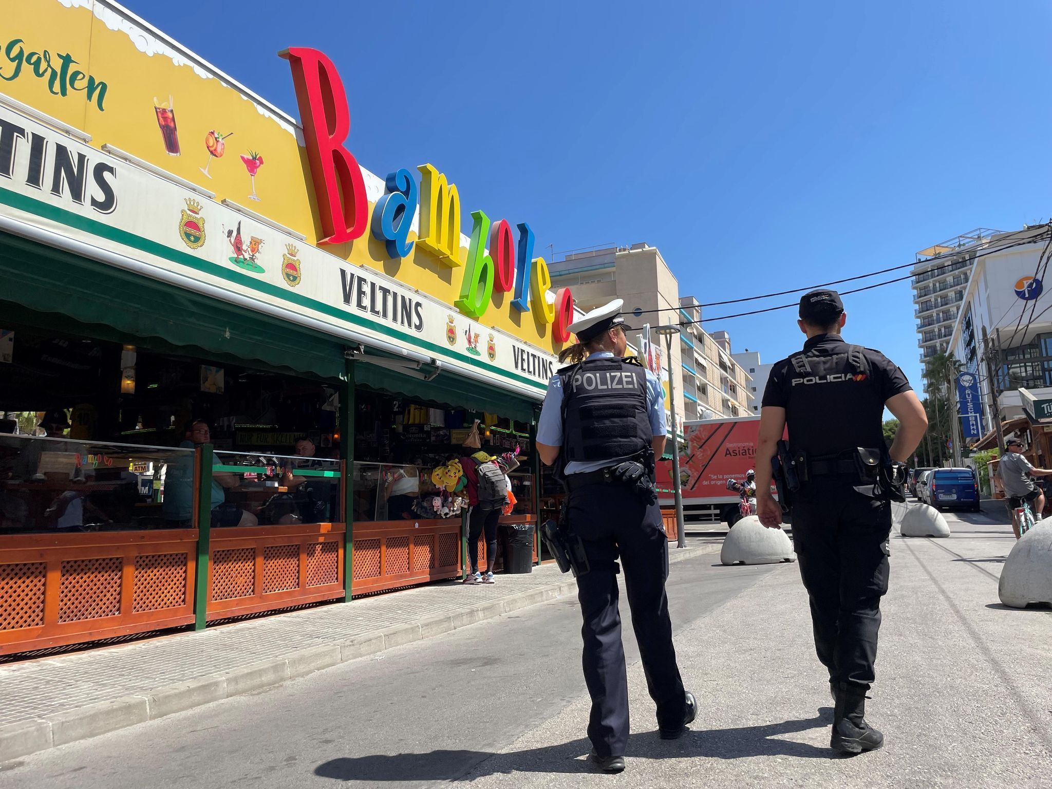 NRW-Polizisten gehen in Touristenorten auf Streife