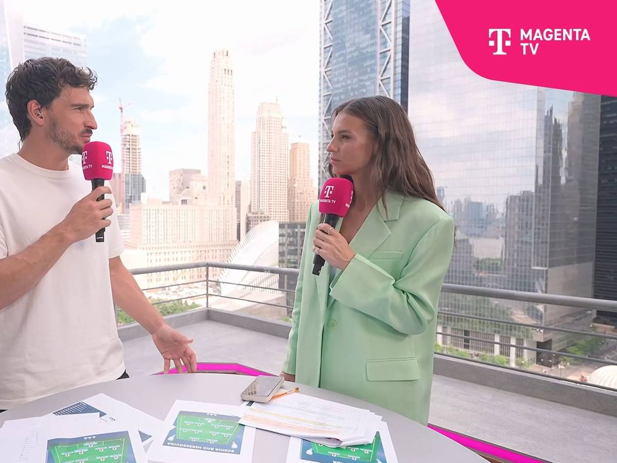 Bei MagentaTV reden Mats Hummels und Laura Wontorra.