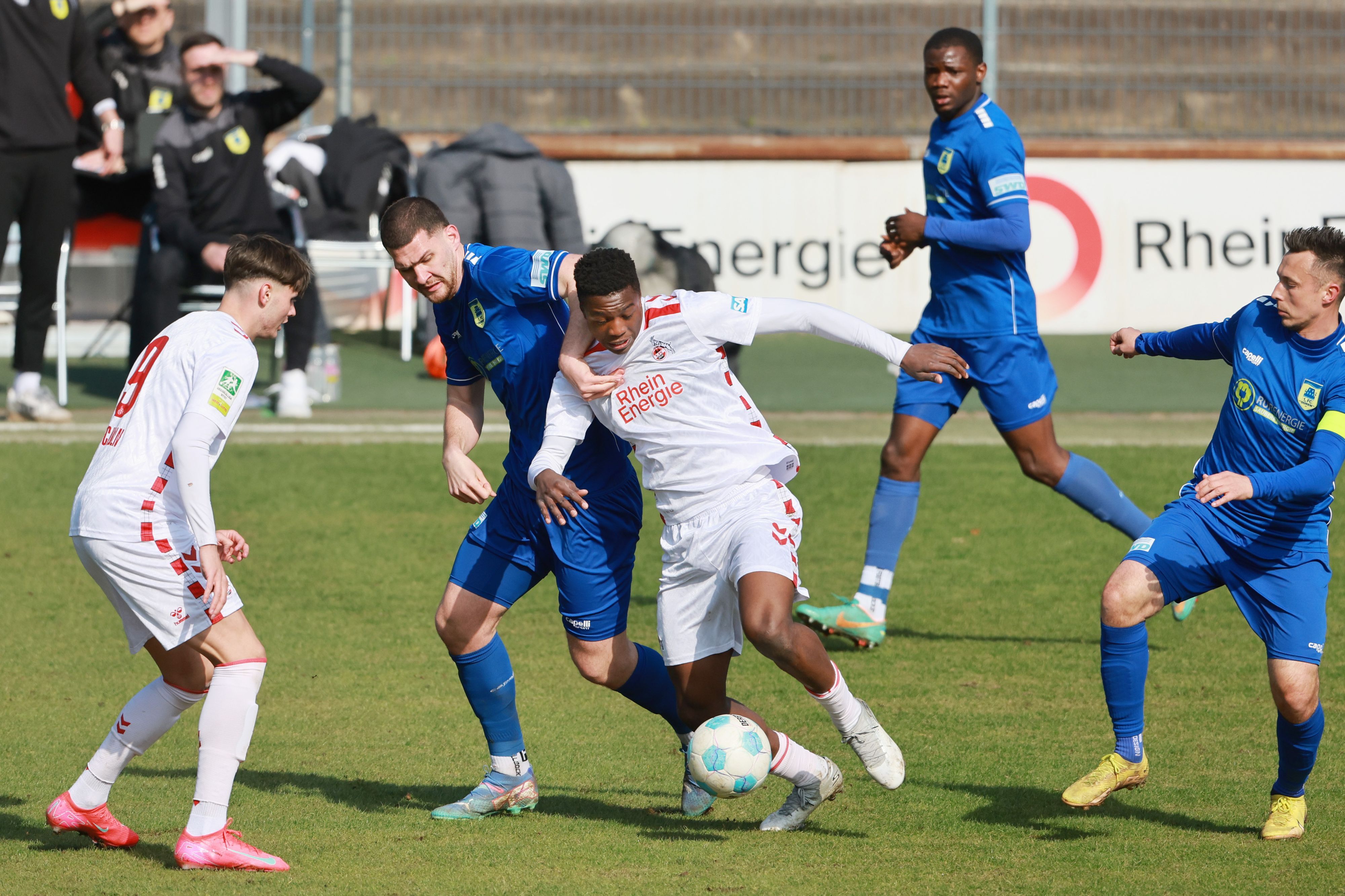 1. FC Köln Amateure (U21) gegen 1. FC Düren in der Regionalliga West: Mansour Ouro-Tagba (1. FC Köln) am Ball.