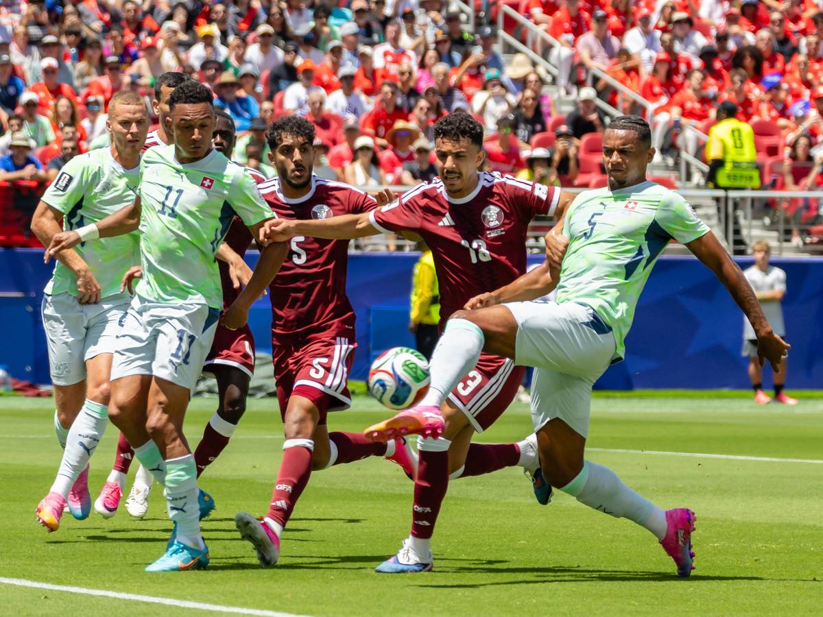 Spielszene beim WM-Duell Katar - Schweiz.