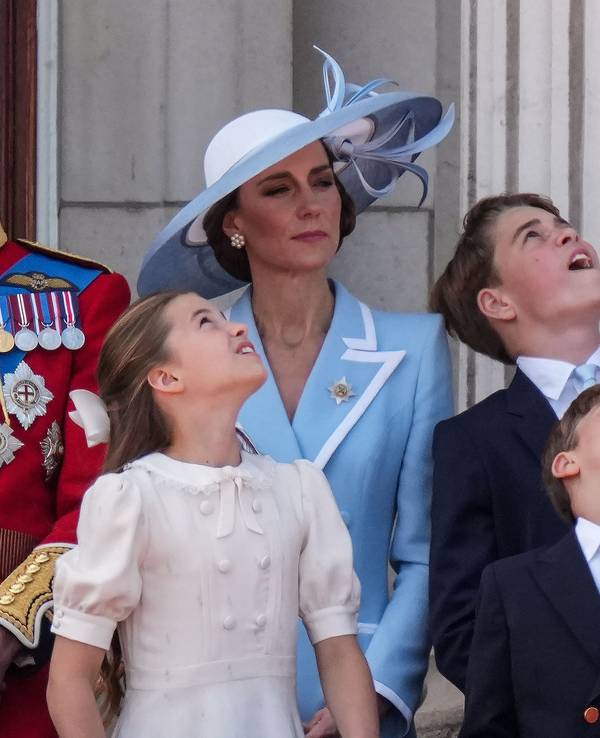 Die Royals auf dem Balkon.