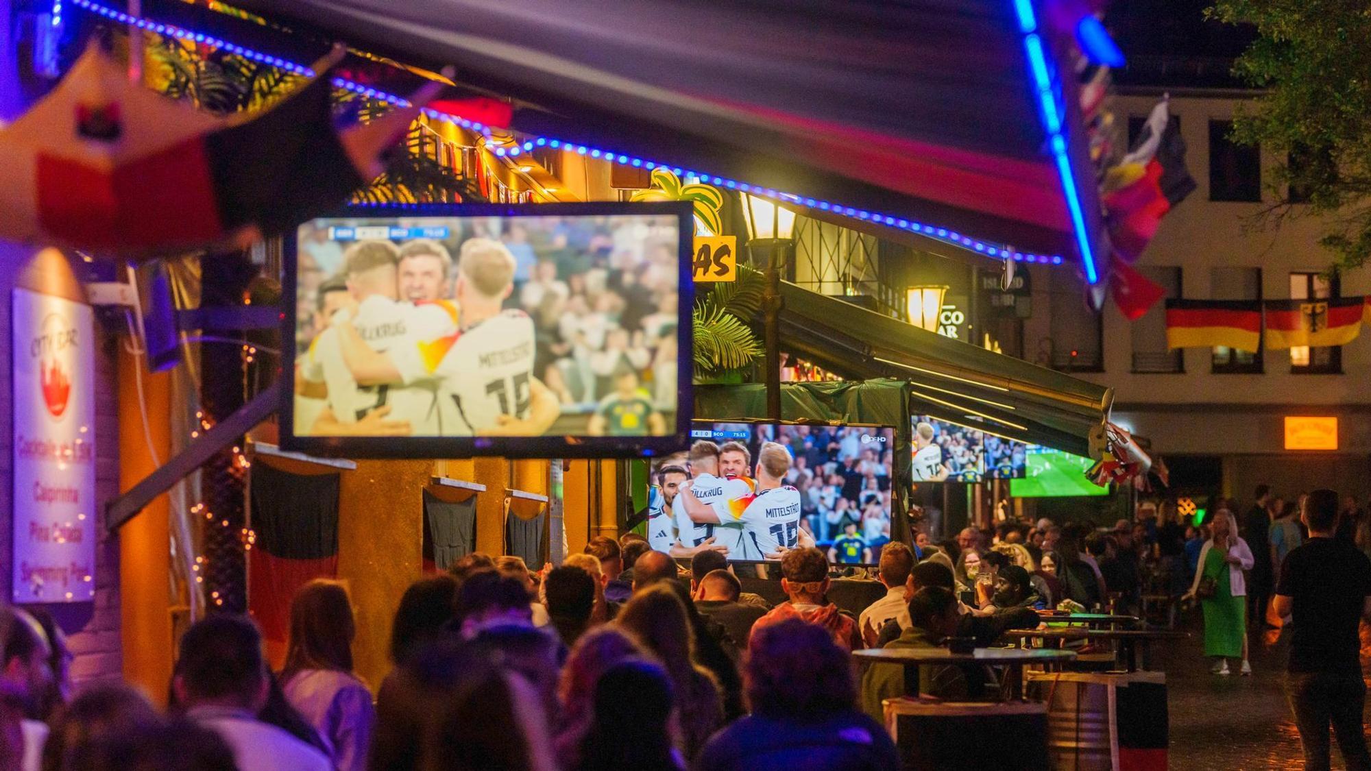 Public Viewing