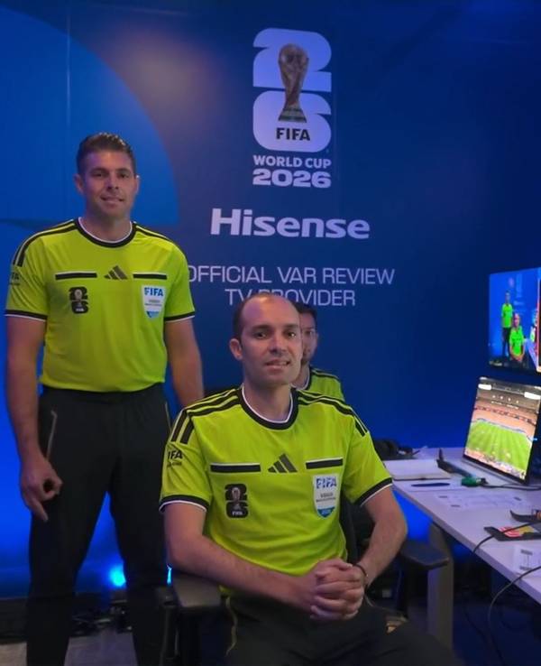 Blick in den VAR-Raum beim Deutschland-Spiel gegen Curacao.