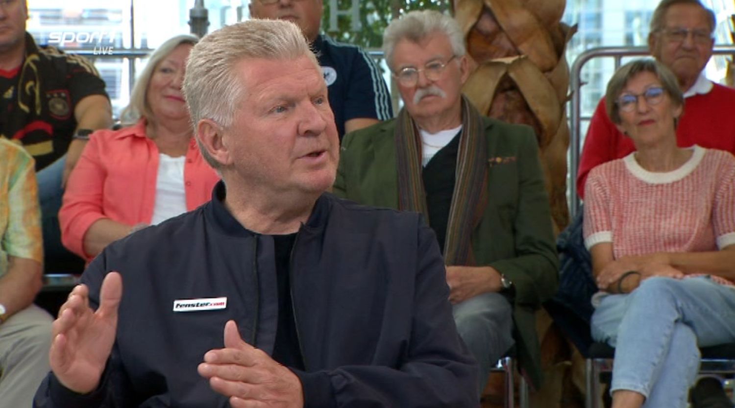 Stefan Effenberg gestikuliert am 14. Juni im Sport1-„Doppelpass“.