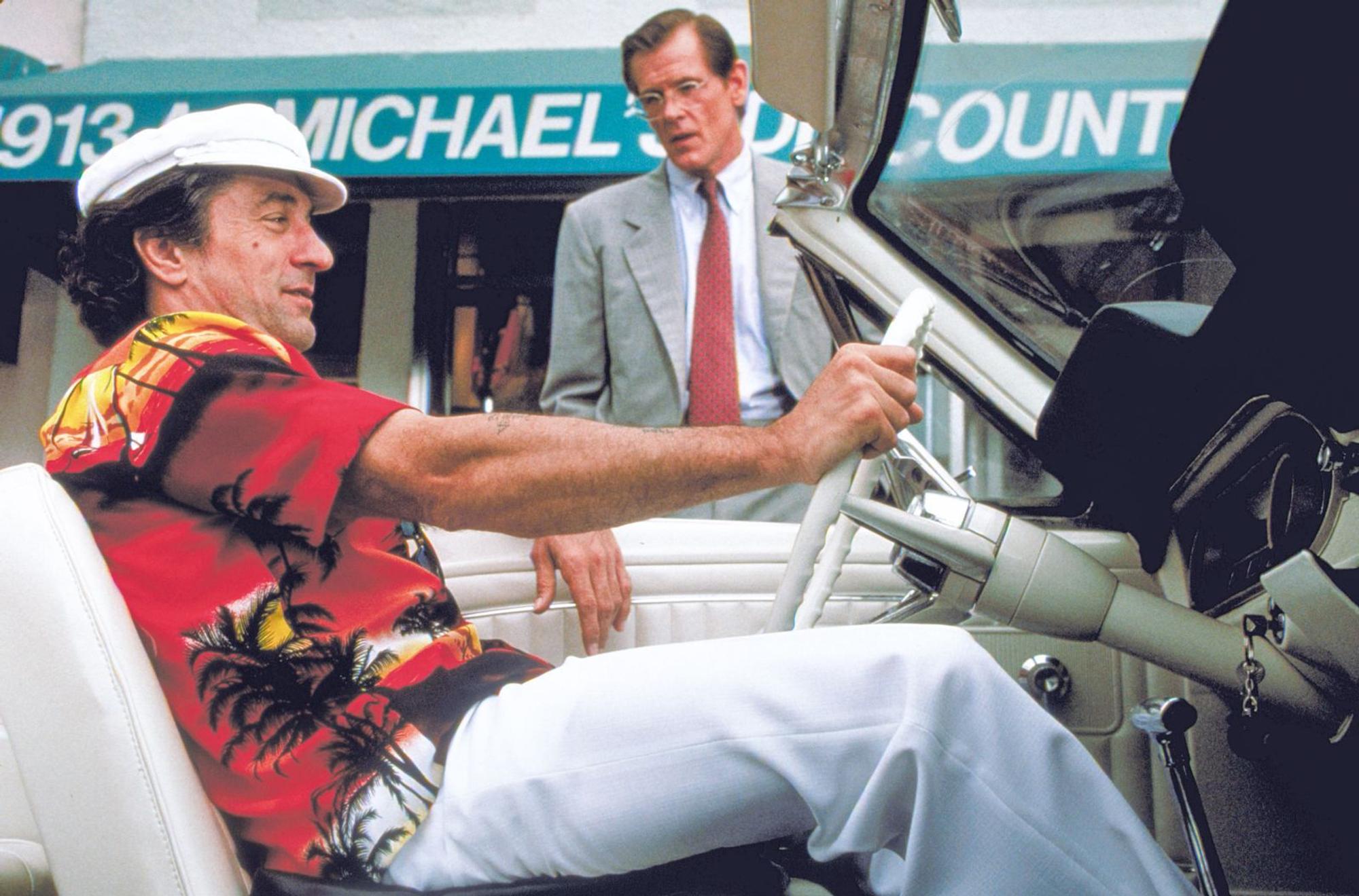 Max Cady (Robert De Niro, vorne) und den Anwalt Sam Bowden (Nick Nolte) verbindet eine alte Geschichte, für die sich Cady nun rächen will. (Bild: © 1991 Universal City Studios/Amblin Entertainment/Alle Rechte vorbehalten)