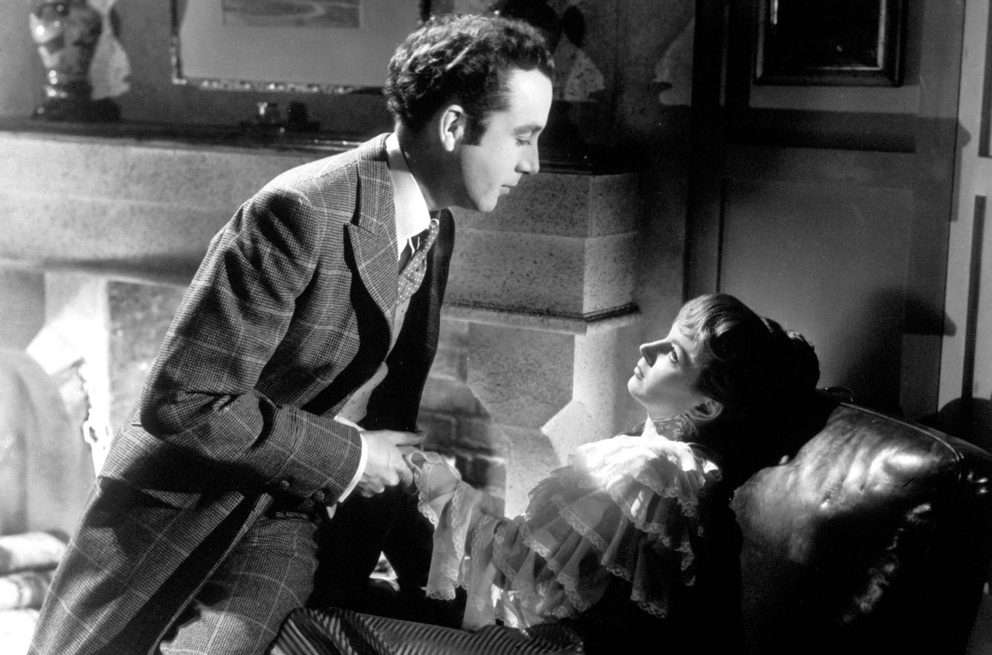 Durch heimliche Besuche bei Louis (Dennis Price) entflieht Sibella (Joan Greenwood) ihrem langweiligen Eheleben. (Bild: ARTE / Beta Film)