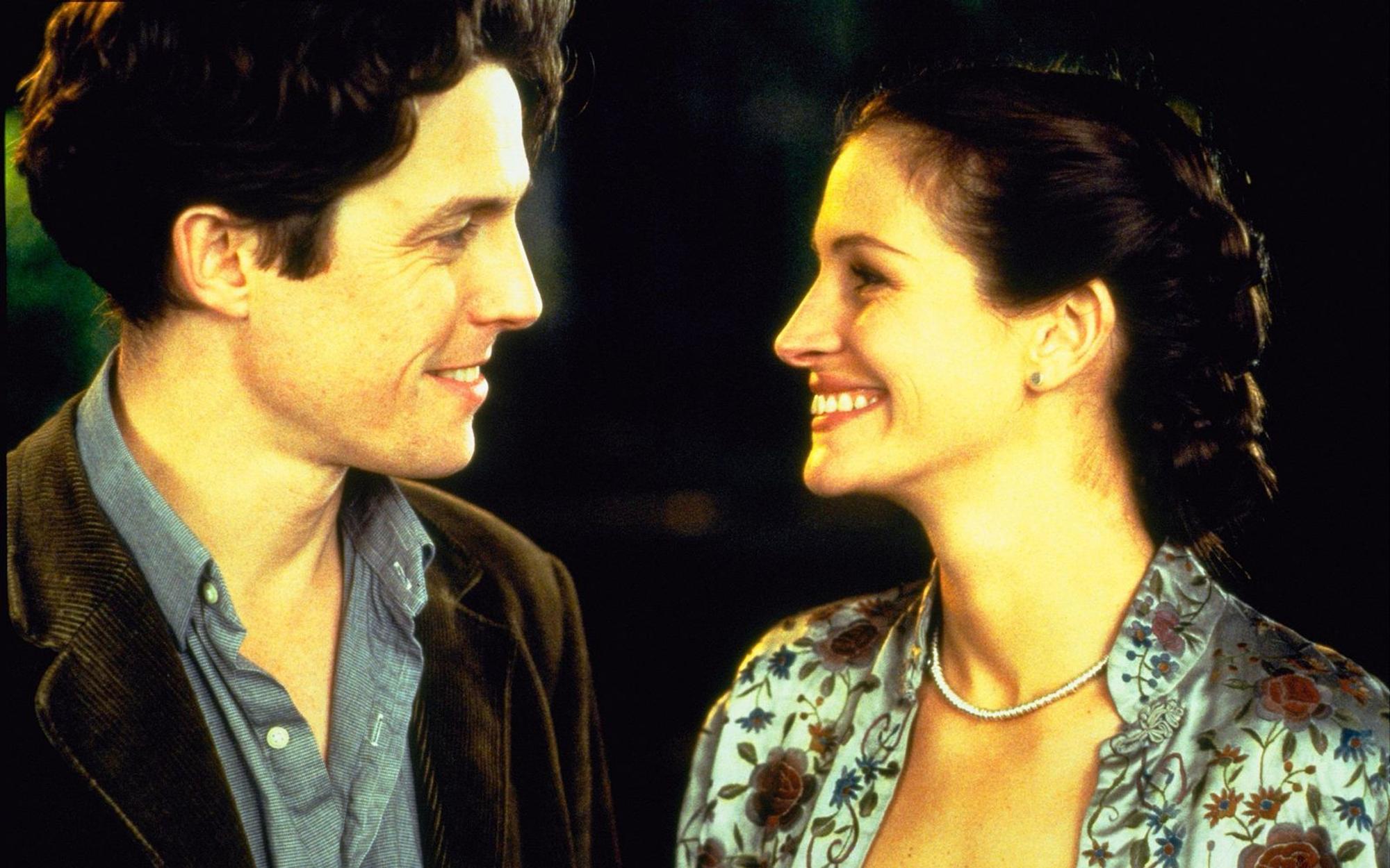 William Thacker (Hugh Grant) hat sein Herz an Anna Scott (Julia Roberts) verloren. (Bild: SAT.1/1999 PolyGram Filmed Entertainment, Inc. All Rights Reserved.)