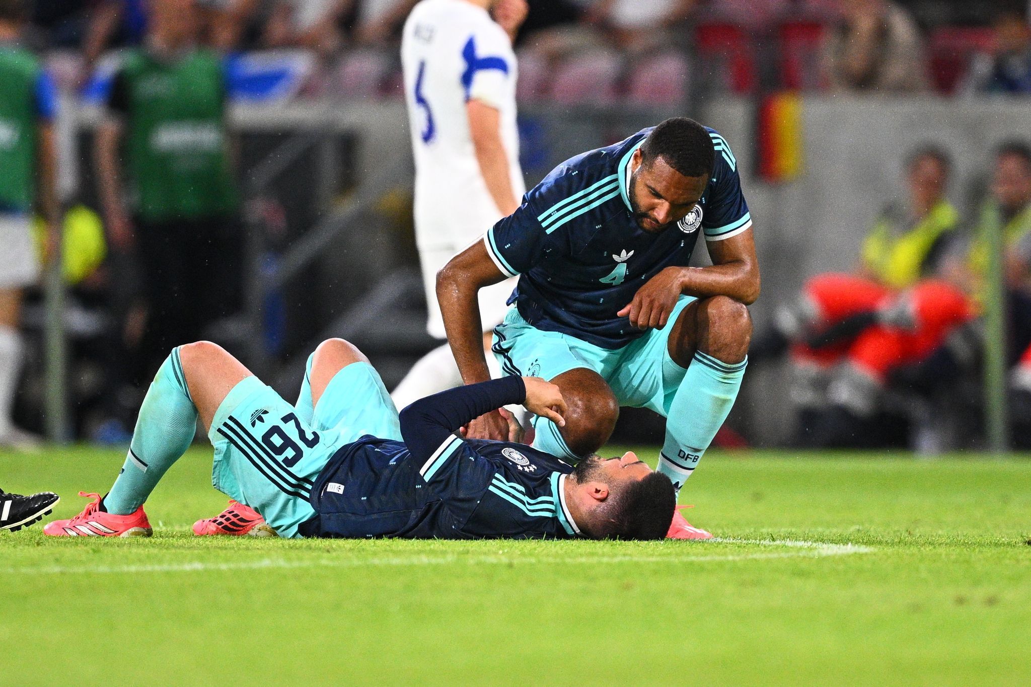 Deniz Undav und Jonathan Tah