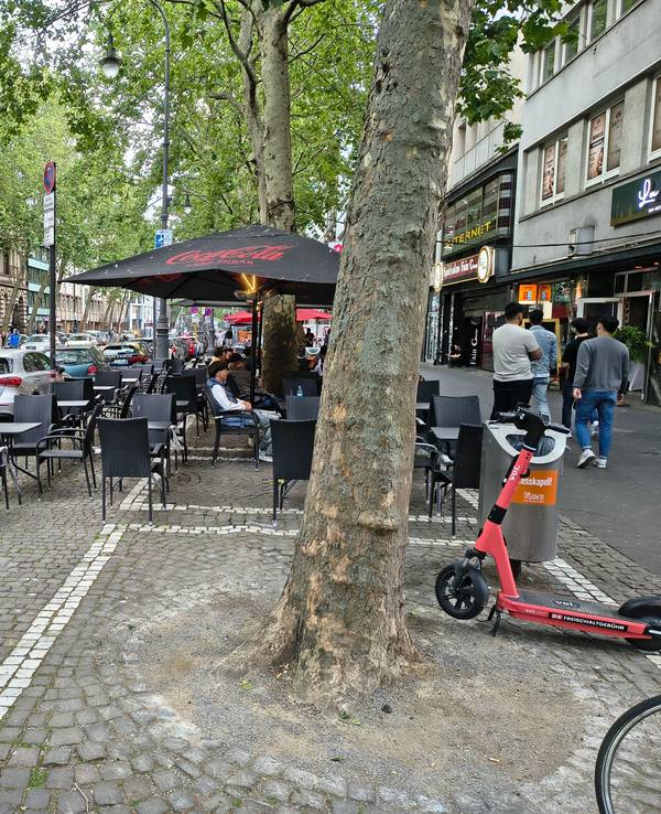 Nicht viel los auf den Kölner Ringen beim WM-Spiel Deutschland gegen Curacao.