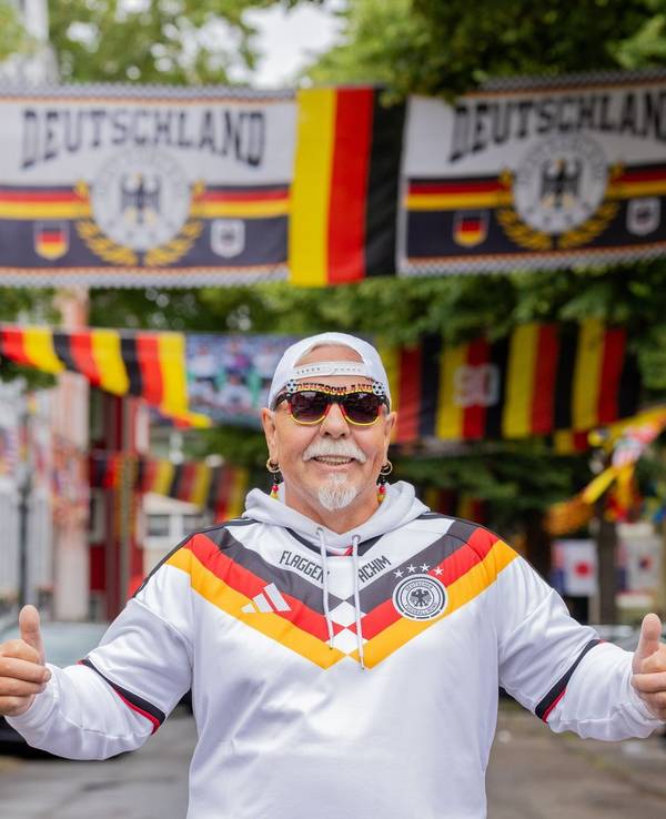 Fußball-WM - Fahnenmeer in Essen