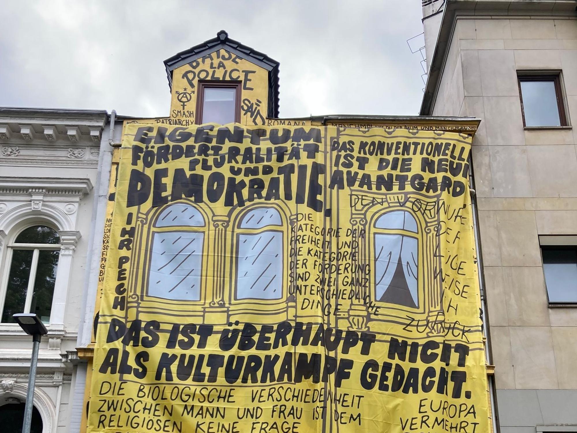 Golden Shop mit neuer Fassade