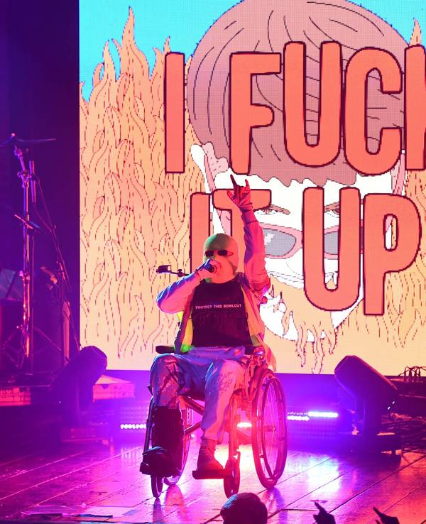 Der US-Musiker Oliver Tree (hier bei einem Auftritt 2019 in Florida) ist bei einem Helikopterabsturz ums Leben gekommen.