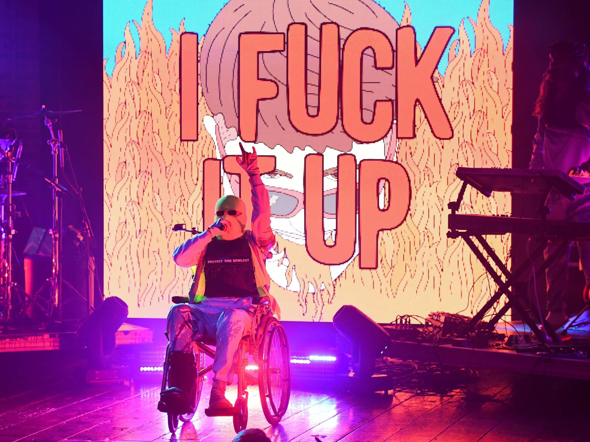 Der US-Musiker Oliver Tree (hier bei einem Auftritt 2019 in Florida) ist bei einem Helikopterabsturz ums Leben gekommen.