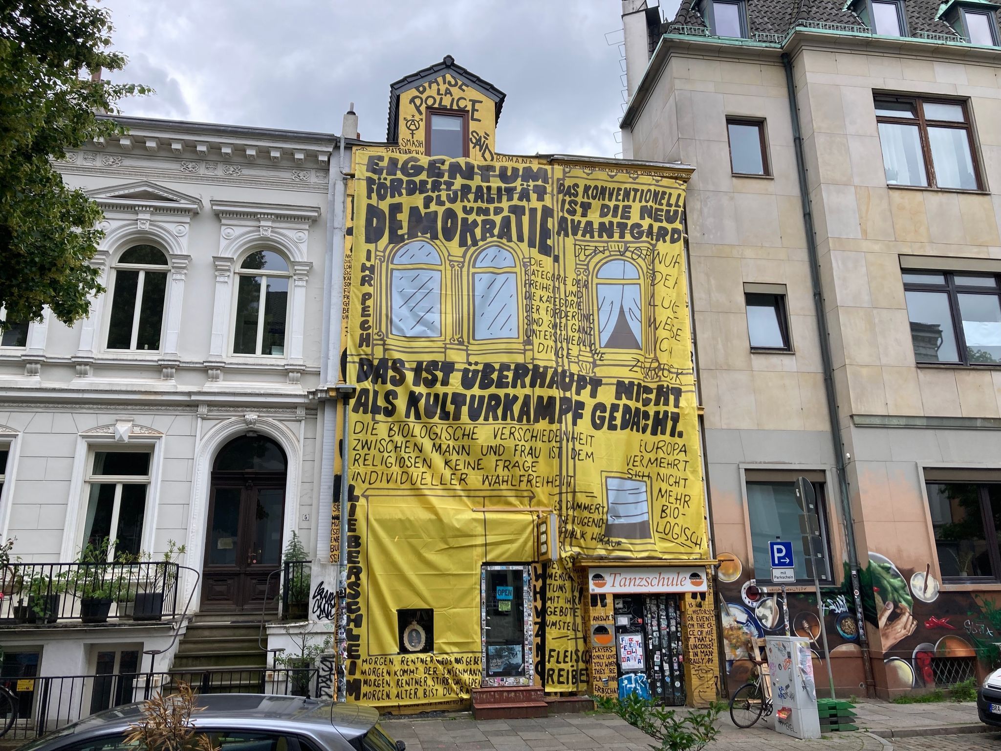 Golden Shop mit neuer Fassade