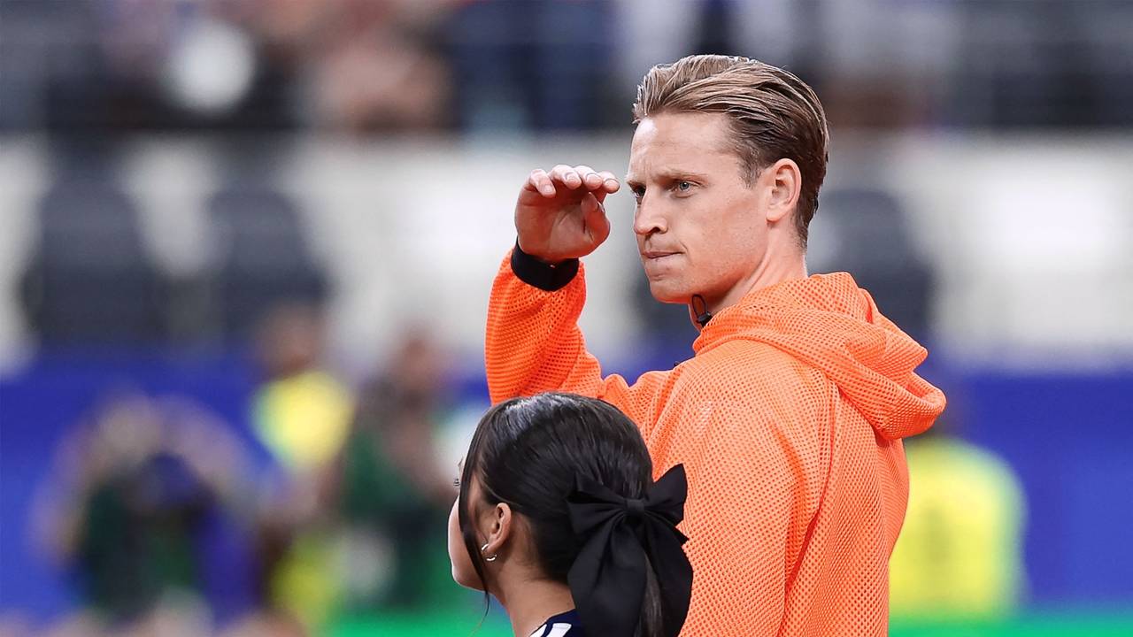 Frenkie de Jong beim Einlaufen ins Stadion vor einem WM-Spiel der Niederlande