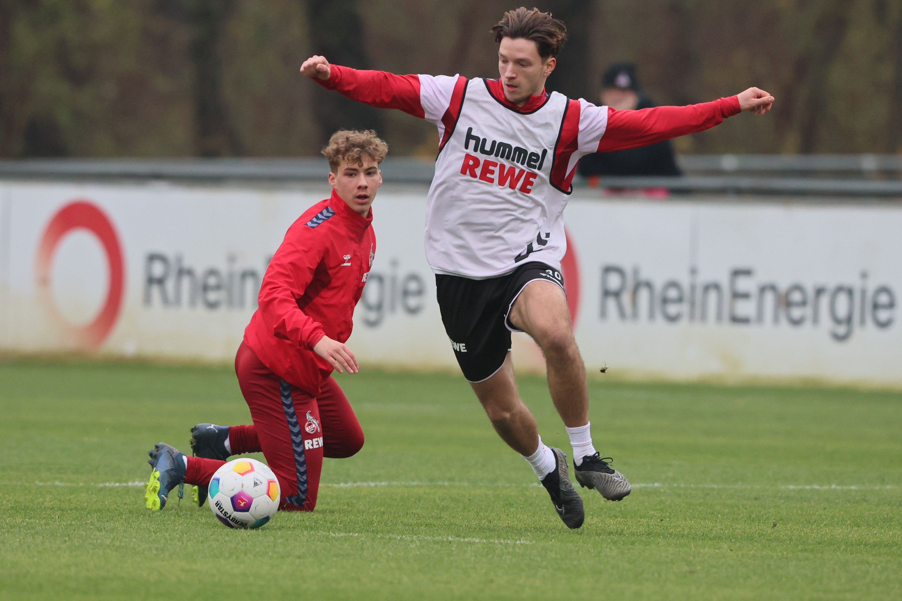 Noah Katterbach im Duell mit Meiko Wäschenbach.