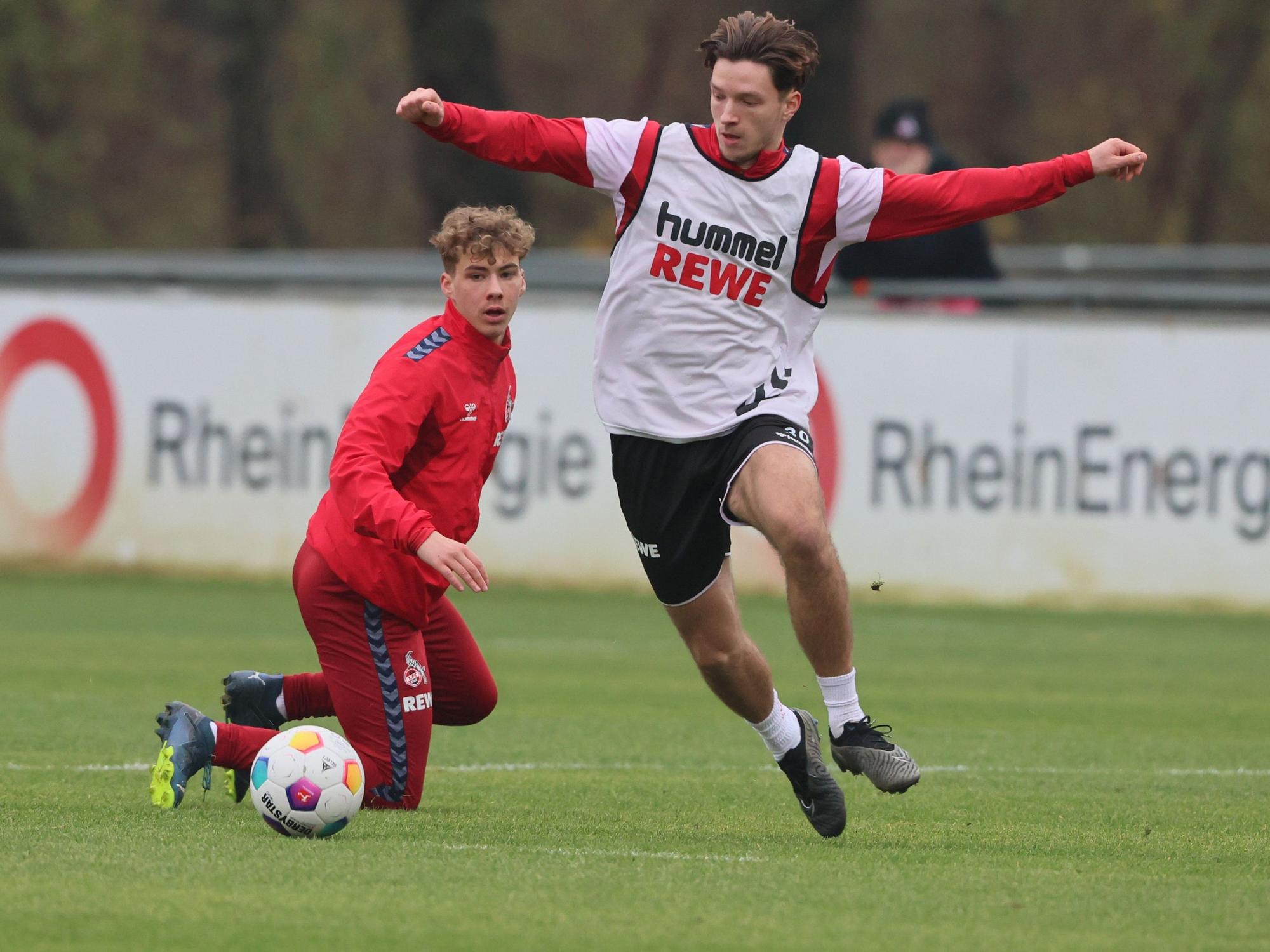 Noah Katterbach im Duell mit Meiko Wäschenbach.
