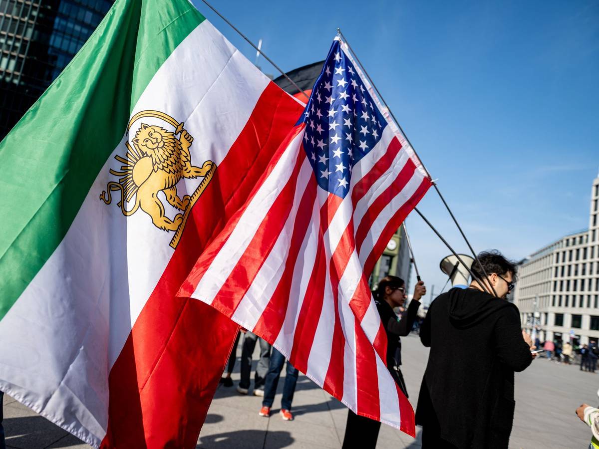 Historische Iran-Flagge