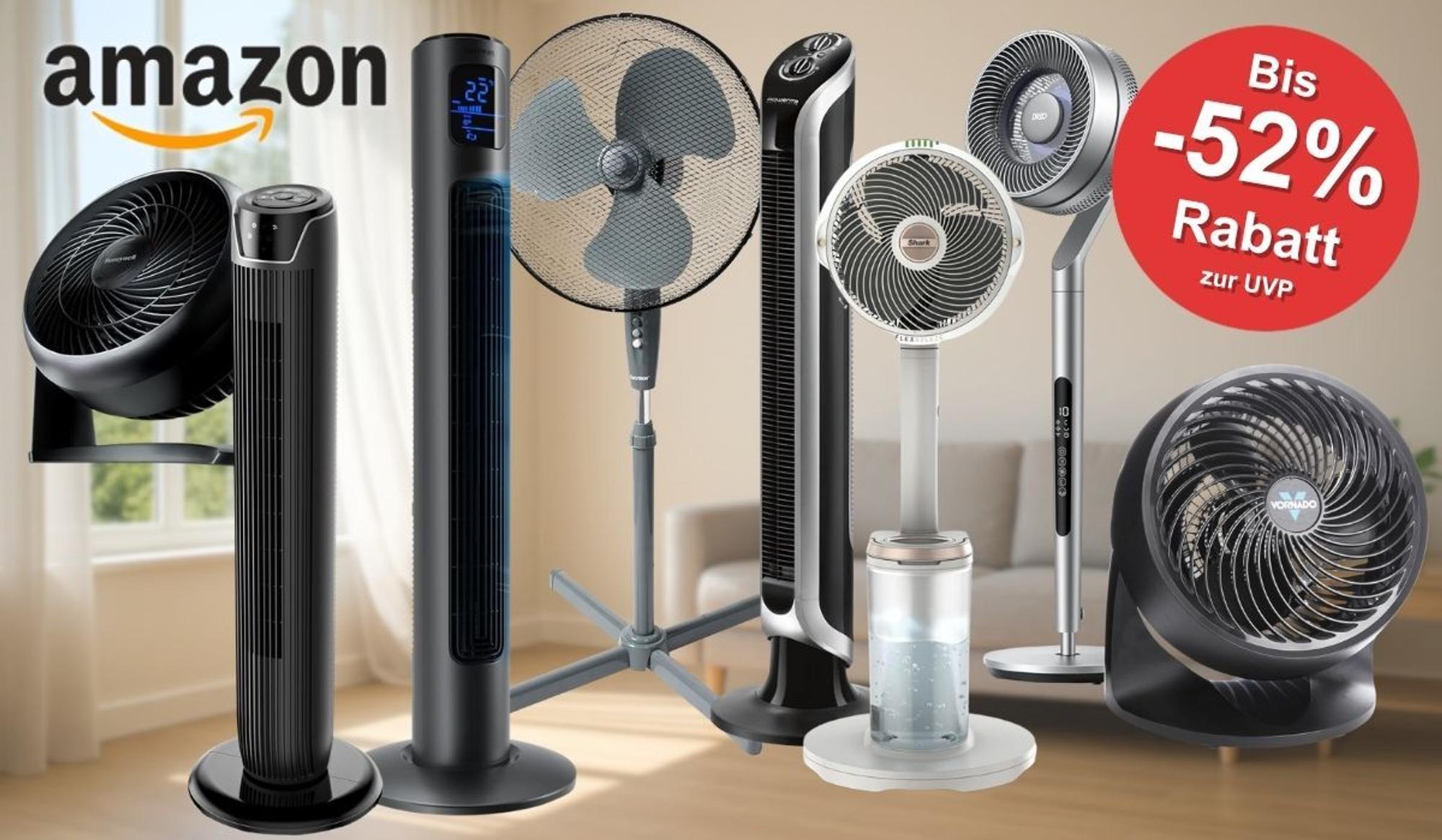 Collage verschiedener Ventilatoren unterschiedlicher Typen und Marken (Tischventilator Honeywell, zwei schwarze Turmventilatoren, ein klassischer Standventilator, ein Shark Standventilator, ein moderner Design-Ventilator mit Wassertank sowie ein Vornado Tischventilator) vor einem hellen Wohnzimmer-Hintergrund. Links oben das Amazon-Logo.