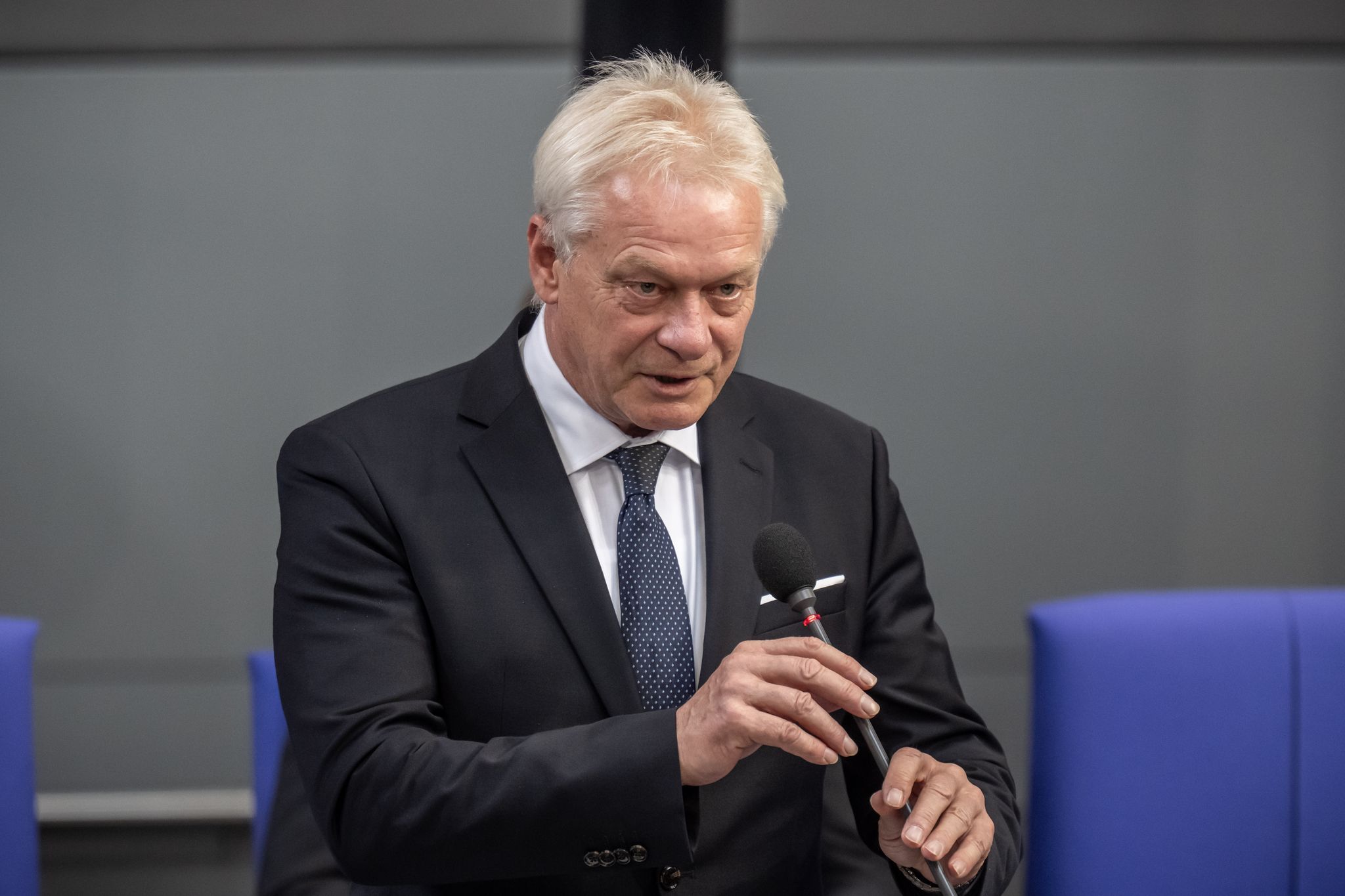 Karlsruhe prüft Minister-Alleingang