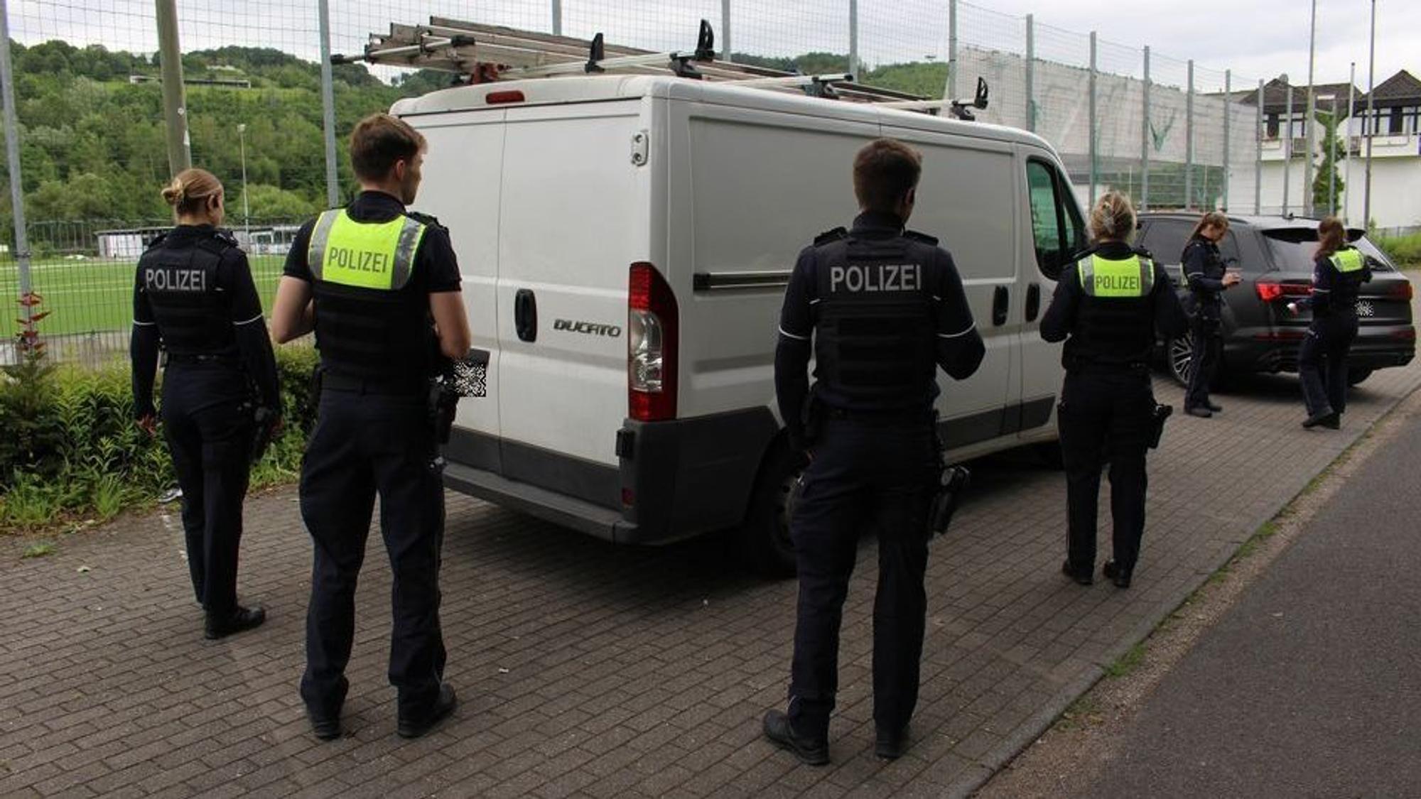 Umfangreiche Verkehrskontrollen zu Alkohol und Drogen in Overath.